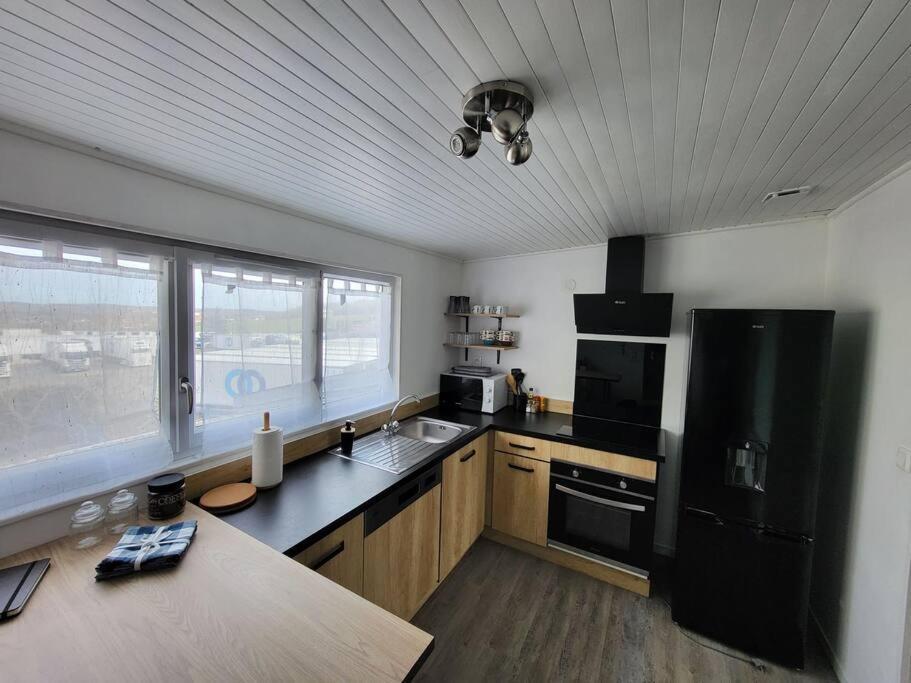 Appartement Proche Des Remparts Лангр Екстериор снимка