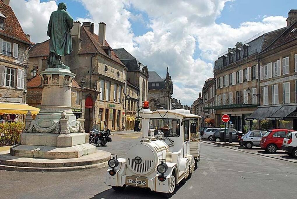 Appartement Proche Des Remparts Лангр Екстериор снимка