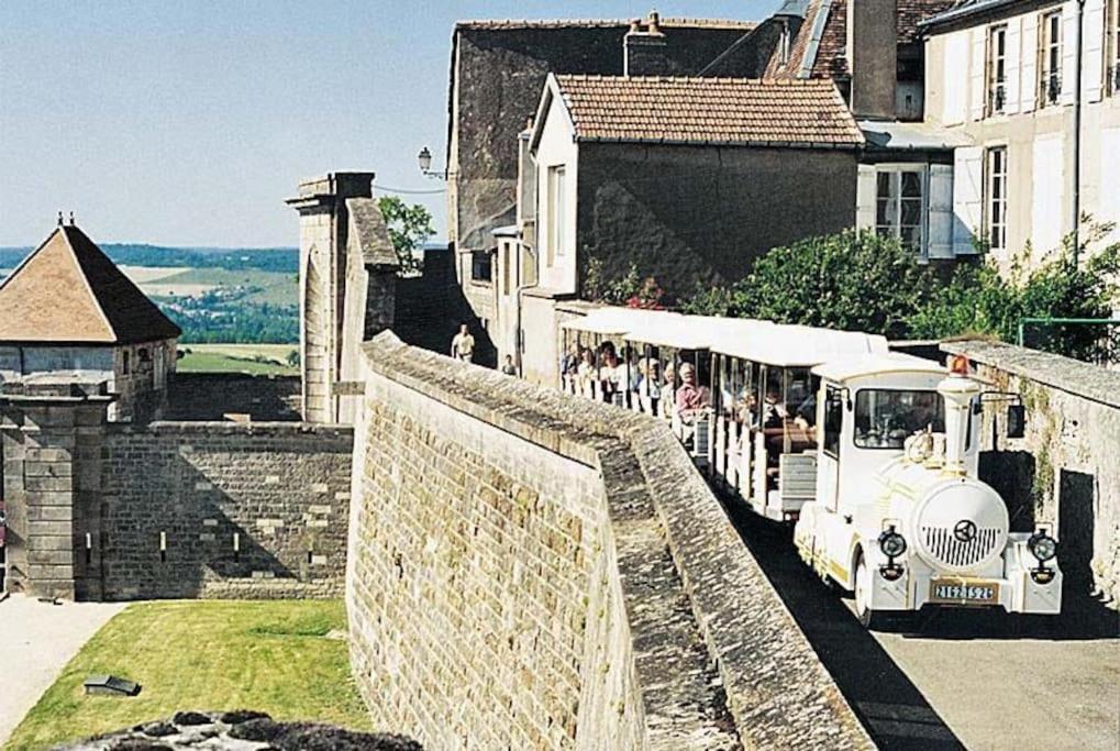 Appartement Proche Des Remparts Лангр Екстериор снимка