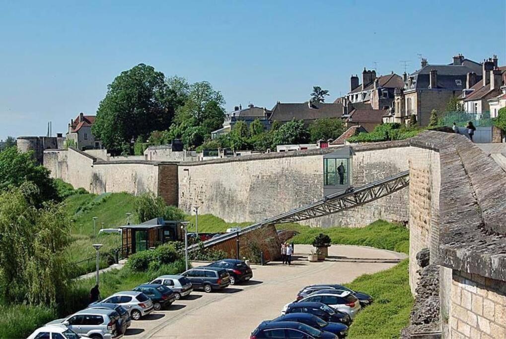 Appartement Proche Des Remparts Лангр Екстериор снимка